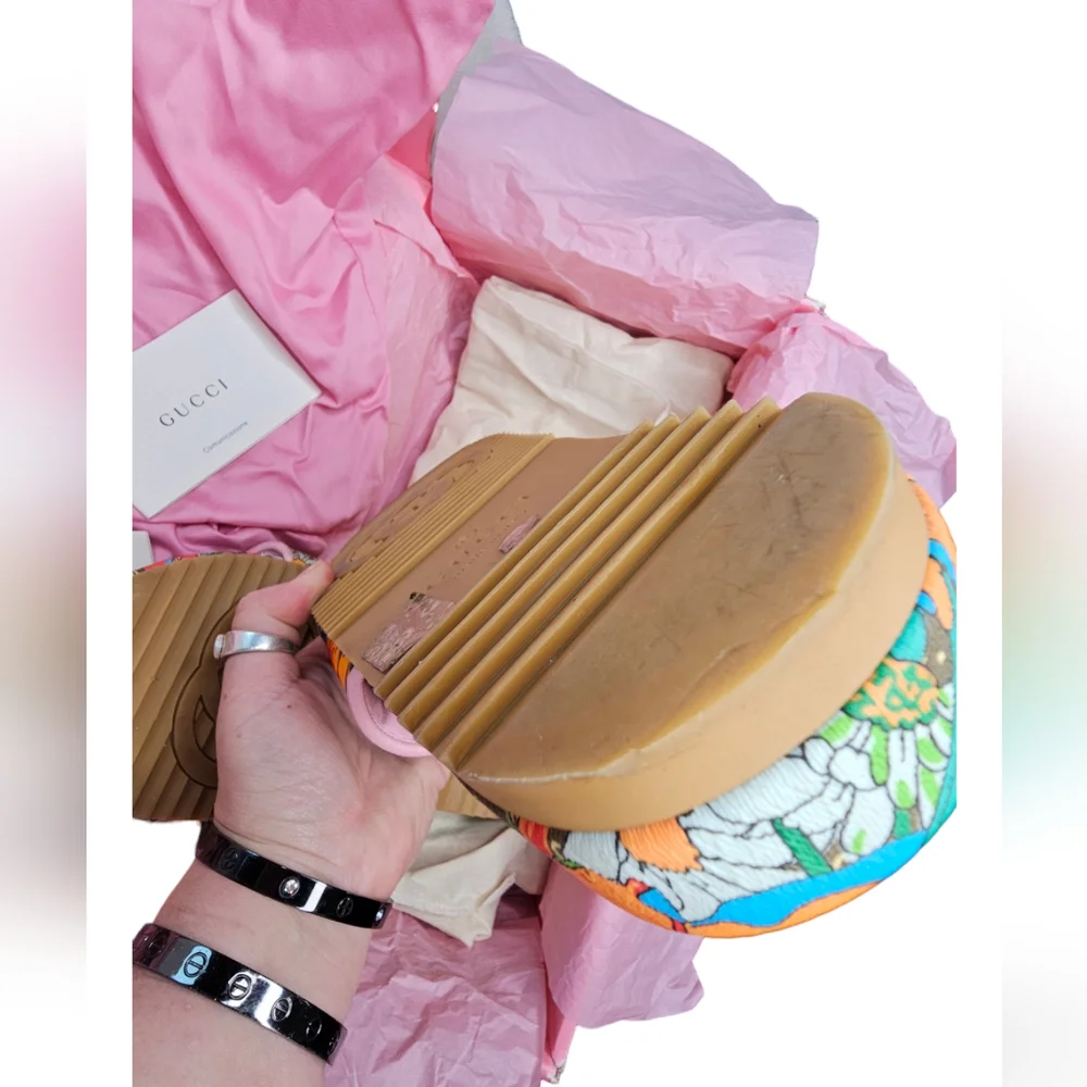 100% Authentic The north face x gucci slides - Picture 7 of 12